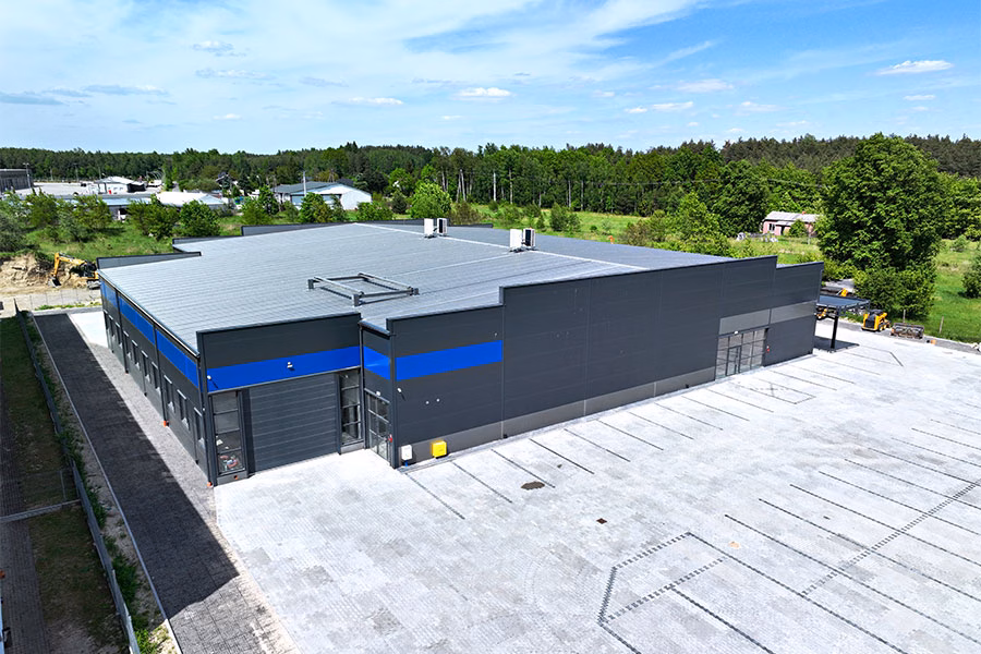 Jak dostosować projekt hali handlowej do lokalnych warunków zabudowy i przepisów.