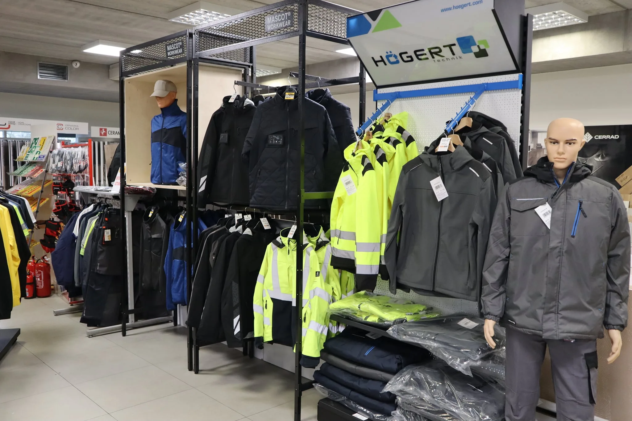 Bezpieczeństwo i komfort w pracy. Jak skompletować idealny strój BHP?