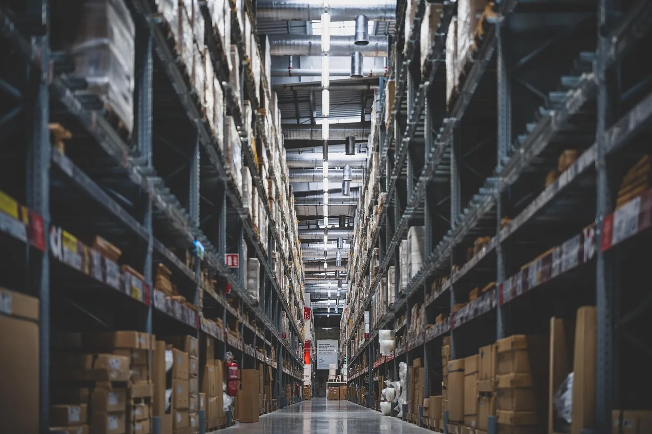 Hale magazynowe ze stali – dlaczego to najlepszy wybór dla Twojej firmy logistycznej?